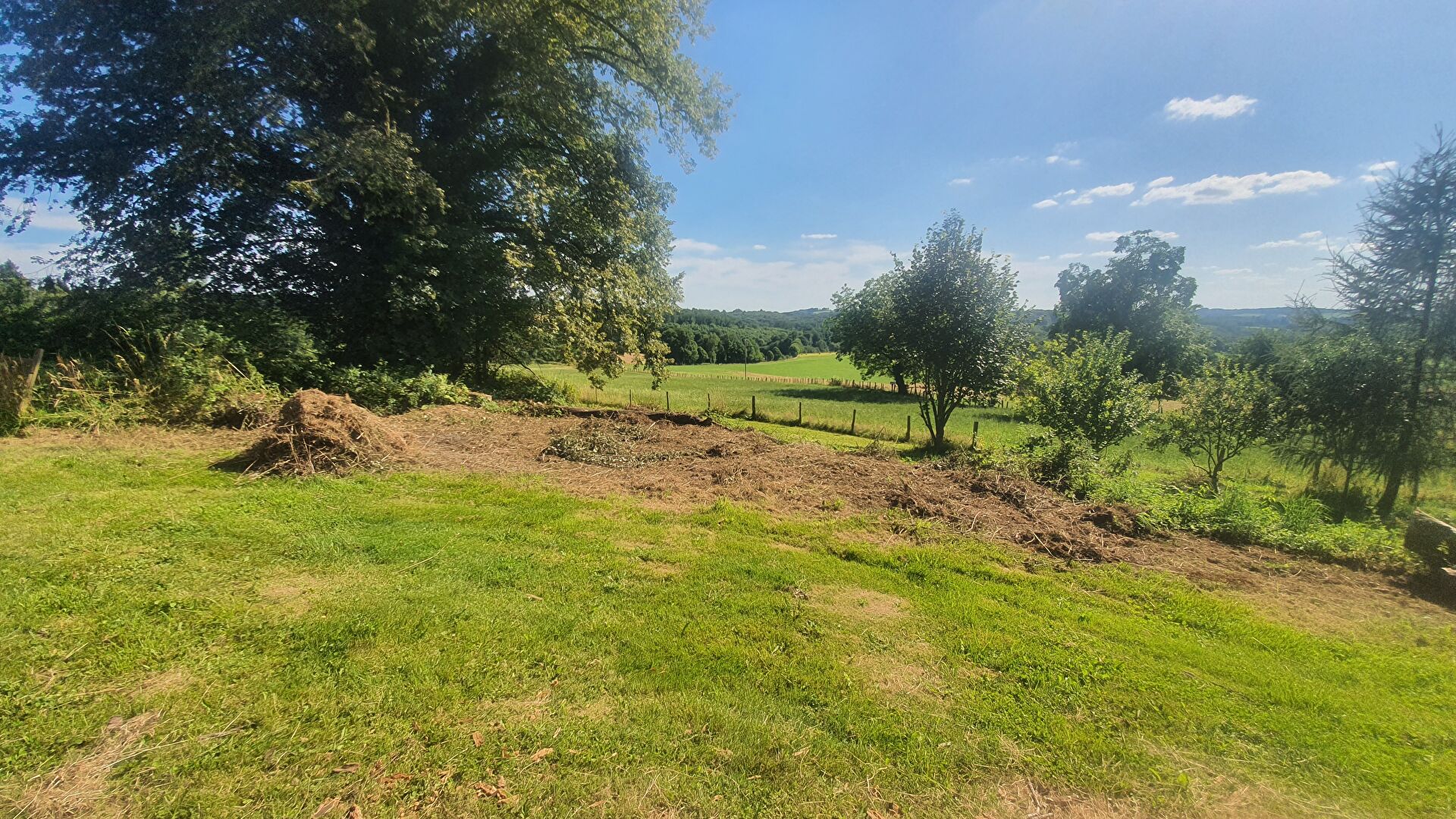 Photo Proche SAINT GERMAIN LES BELLES, Propriété de 3.57ha image 5/6