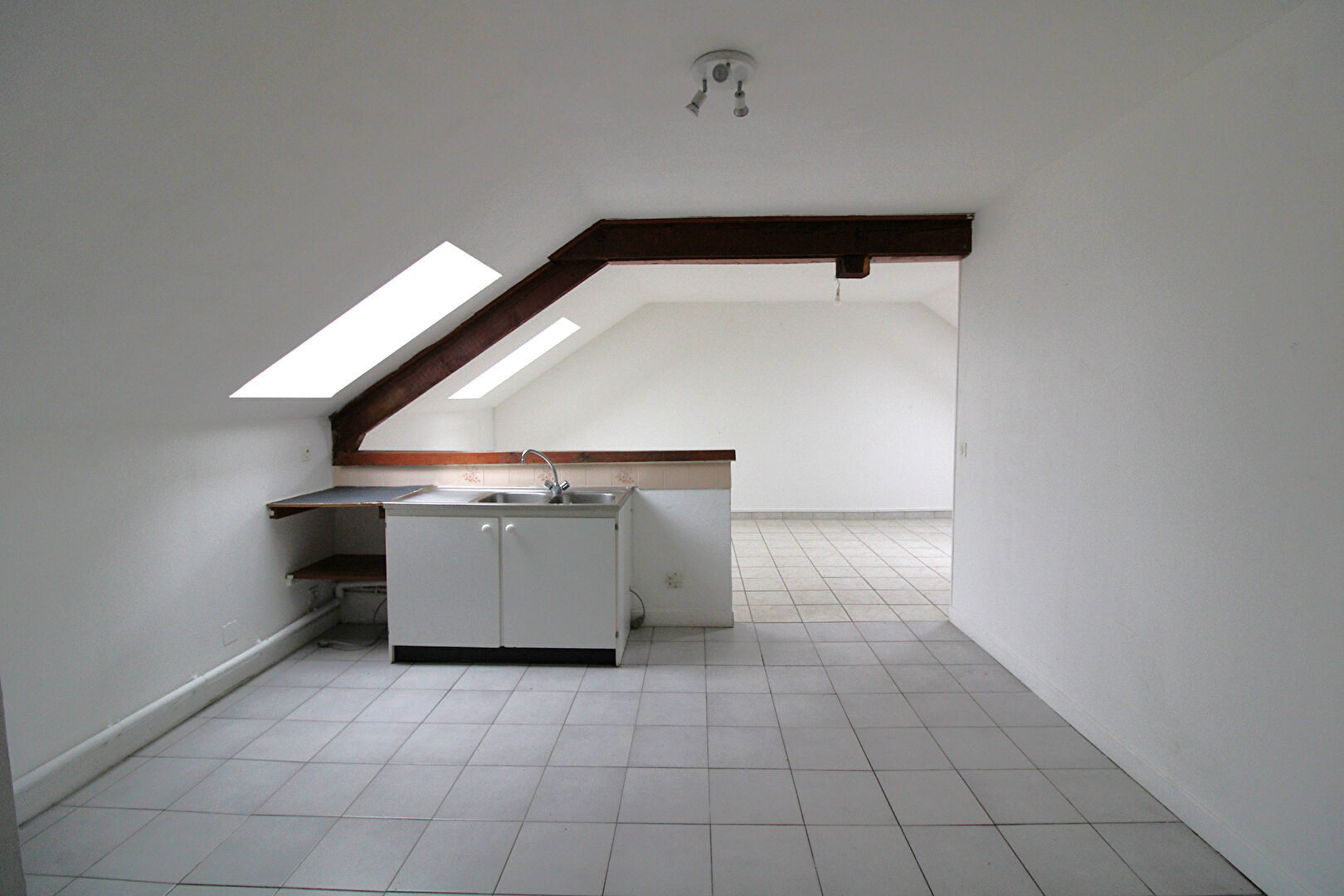 Photo Immeuble Montier-en-Der_ 6 logements et 1 local commercial image 2/6