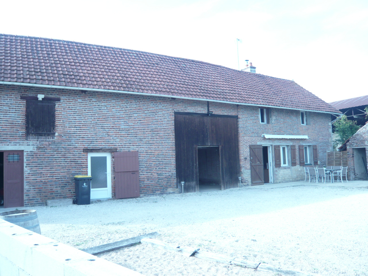 Photo Maison 6 Pièces, 4 Chambres, 982m² de terrain avec dépendances image 2/6