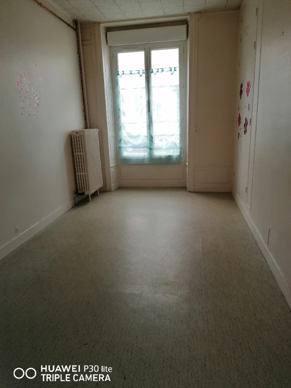 Photo Appartement avec courette - T3 56 m² - BROU Centre image 3/6