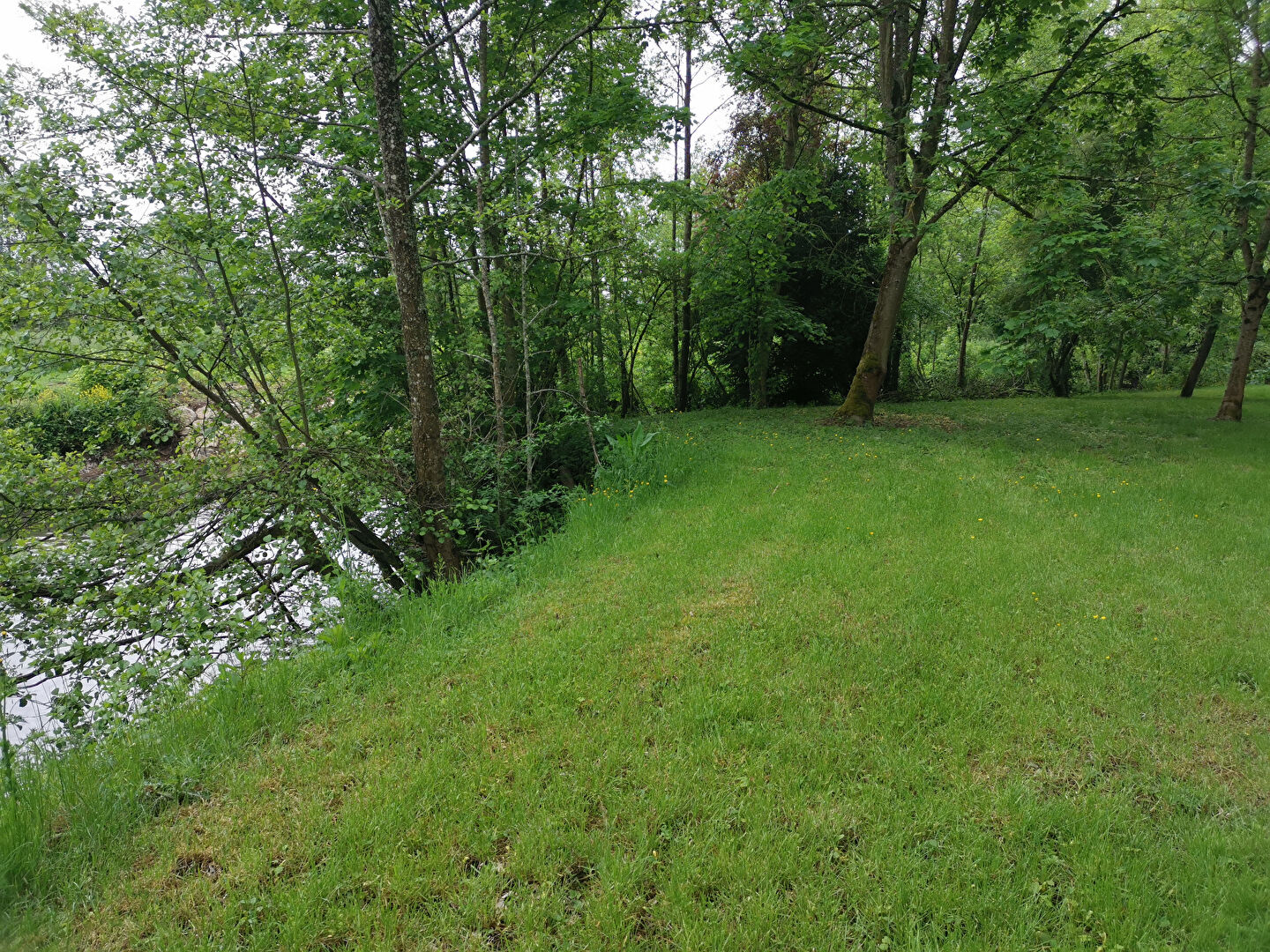 Photo Brou  centre  Terrain de pêche image 2/3