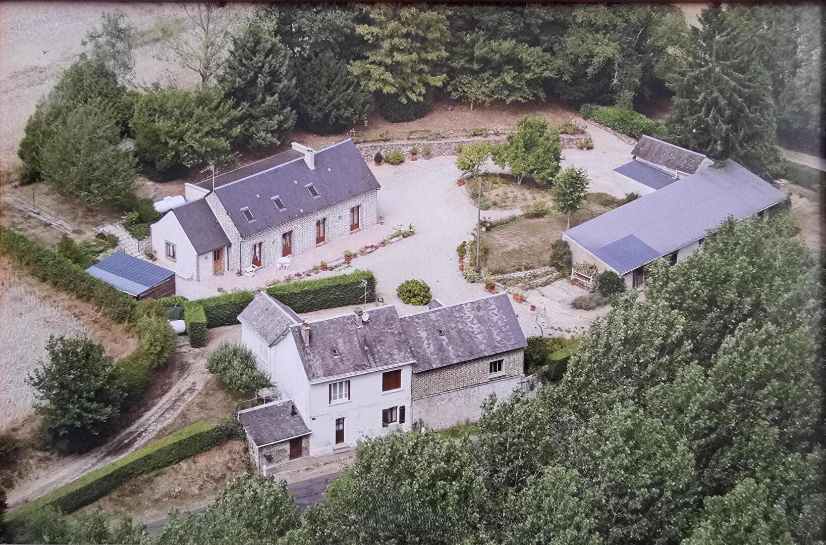 Ensemble immobilier Couêtron Au Perche - 170 km Paris