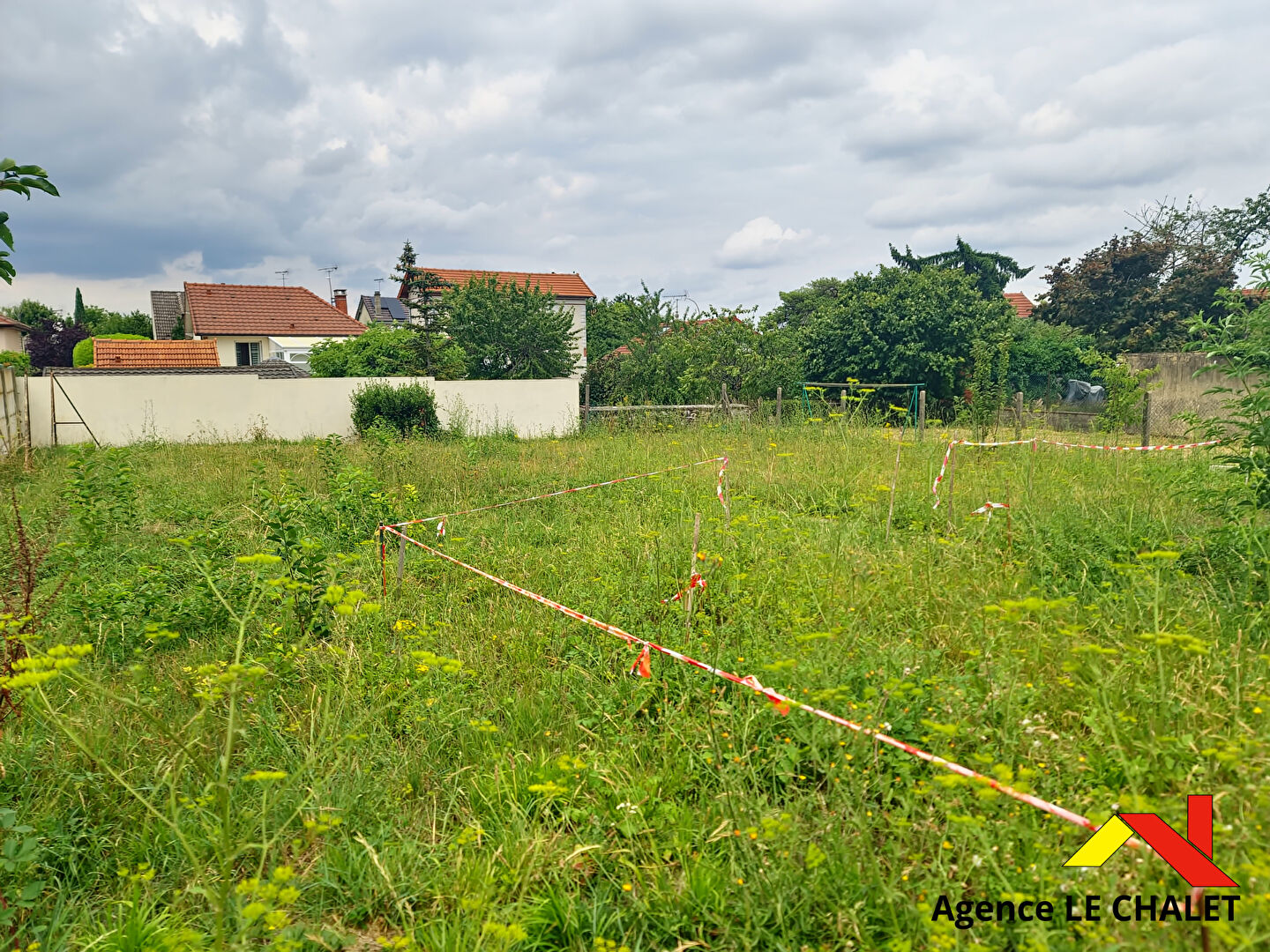 Terrain constructible viabilisé Orly 409 m2 (Hors zone de bruit PEB ORLY)