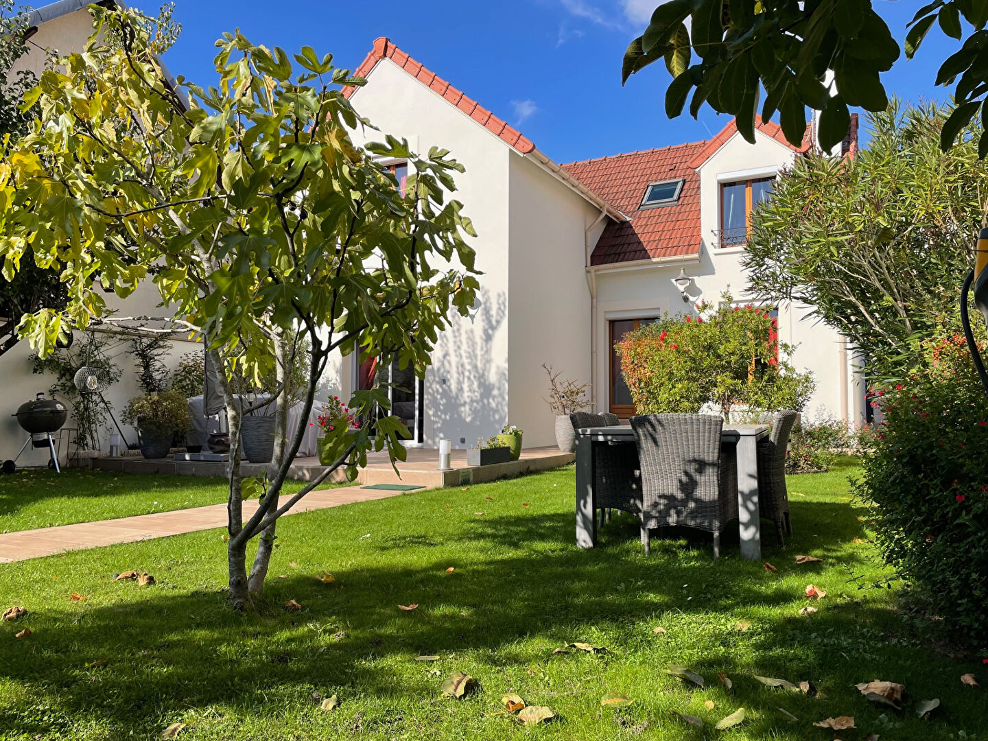 Photo Villa située dans une agréable rue pavillonnaire à Clamart proche Vélizy. image 2/6