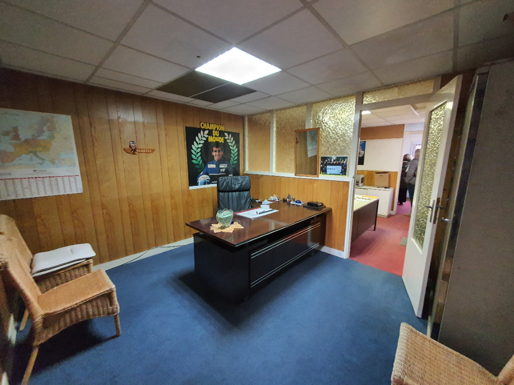 Photo Ensemble immobilier d'environ 200 m² image 3/6