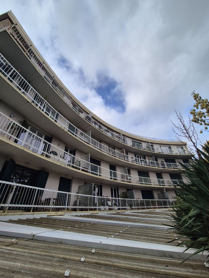 Appartement 3 pièces à louer à Sèvres avec cave et parking sous-sol- Réf. 676