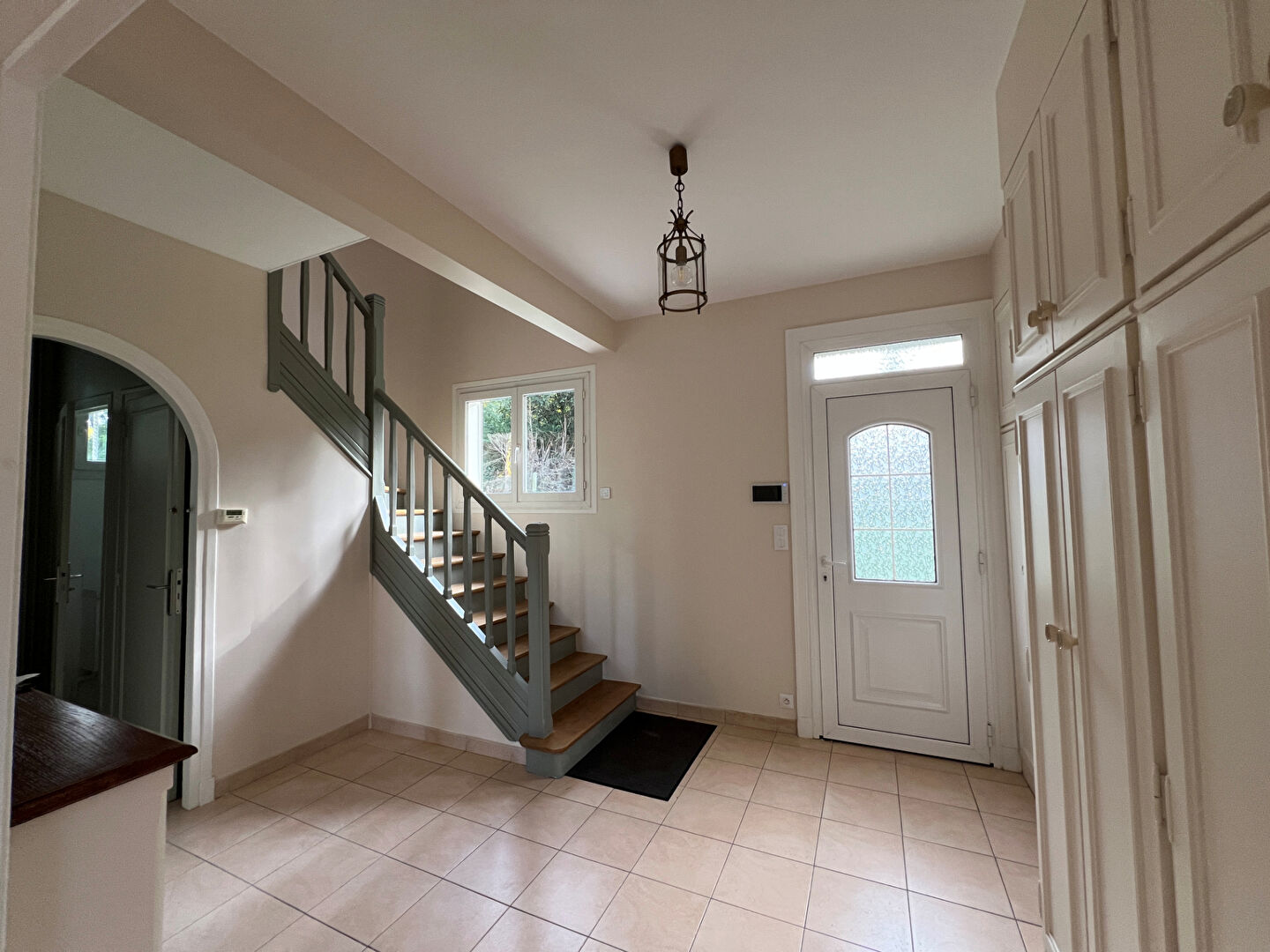 Photo Maison de belle facture dominant un terrain de 1833 m2 image 2/6