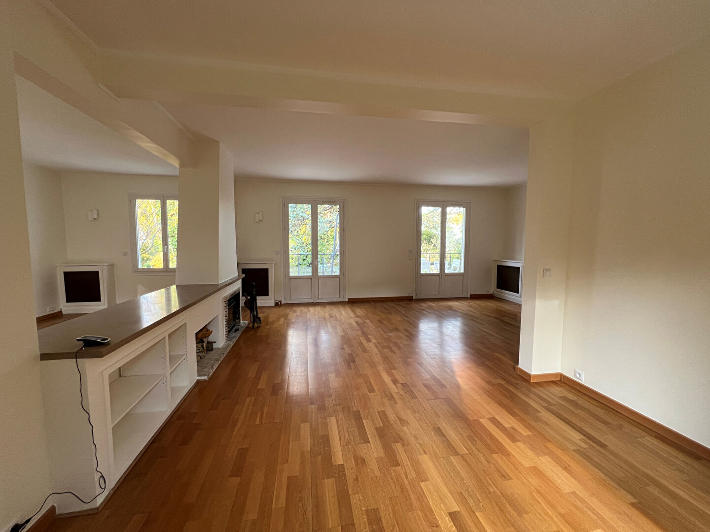 Photo Maison de belle facture dominant un terrain de 1833 m2 image 4/6