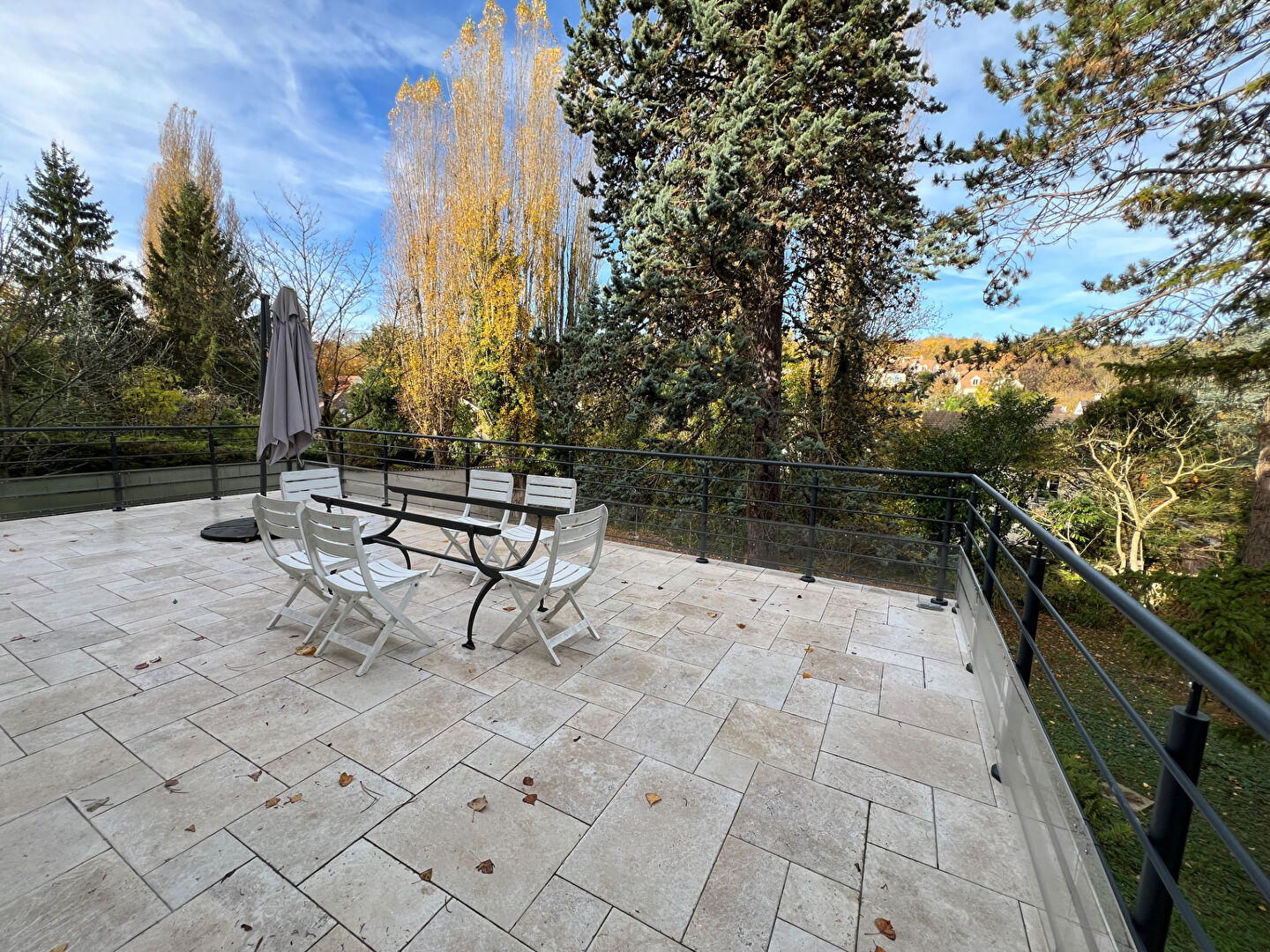 Photo Maison de belle facture dominant un terrain de 1833 m2 image 6/6