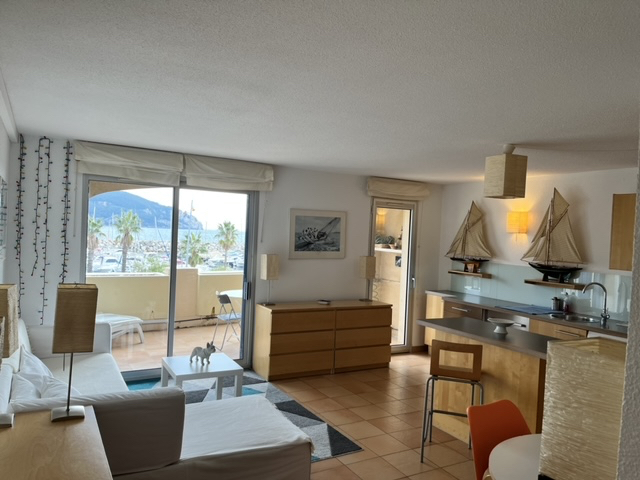 Photo Appartement T3- Port des lecques- Vue mer image 2/6