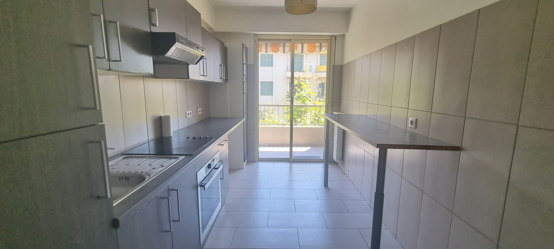 Photo 2p Etage Elevé + Terrasse + parking image 3/6