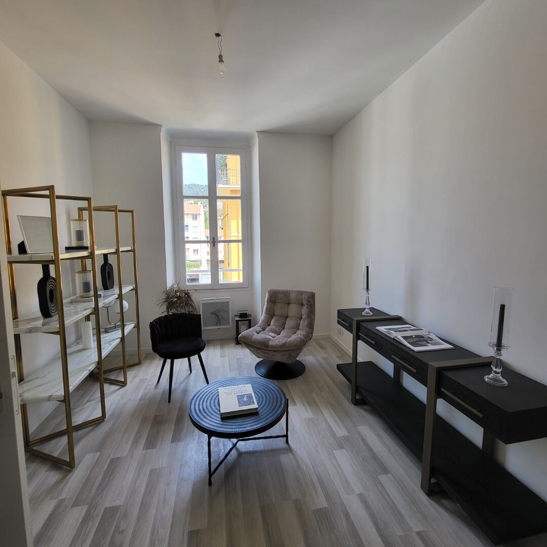 Photo 2p PORT NICE image 1/4