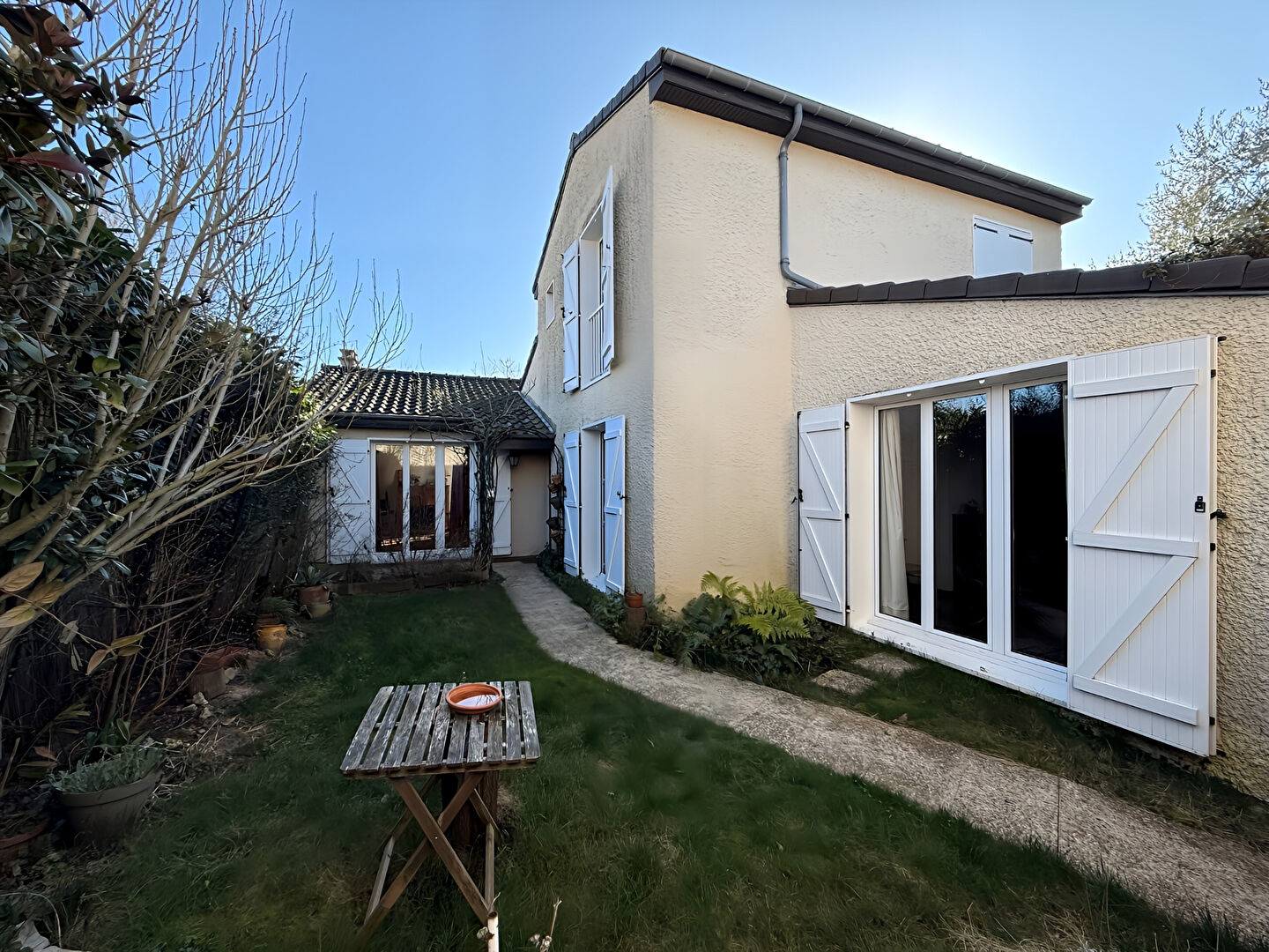 Agence immobilière de AGENCE LA JOSASSIENNE