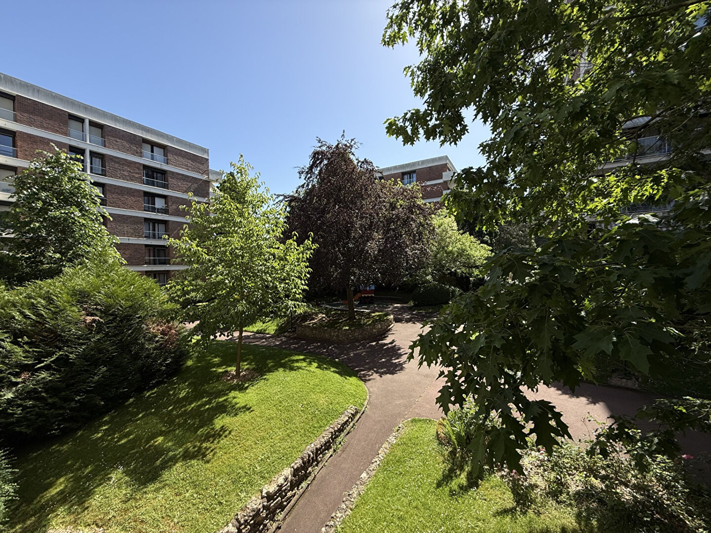 Agence immobilière de AGENCE LA JOSASSIENNE