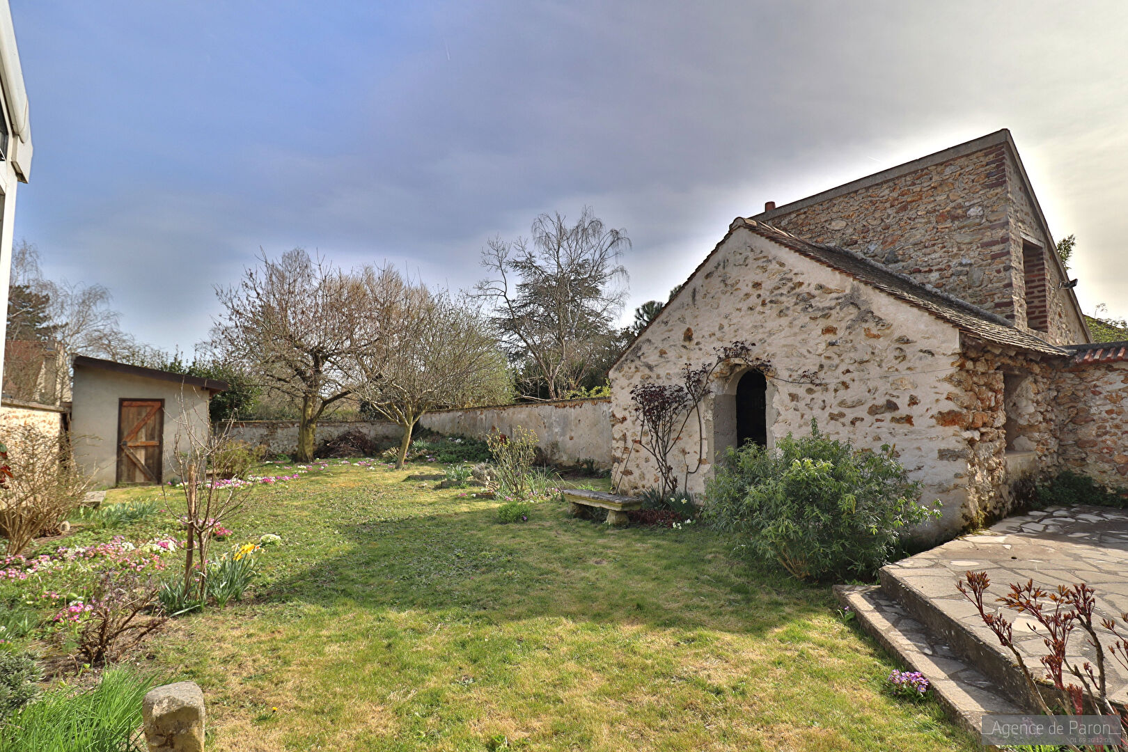 Agence immobilière de AGENCE DE PARON Verrieres Le Buisson - AGENCE DE PARON