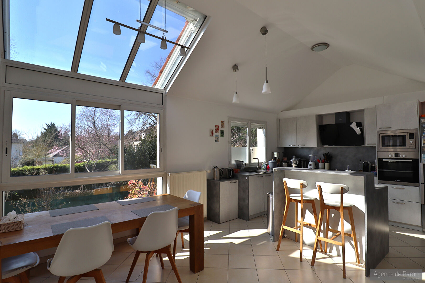 Agence immobilière de AGENCE DE PARON Verrieres Le Buisson - AGENCE DE PARON