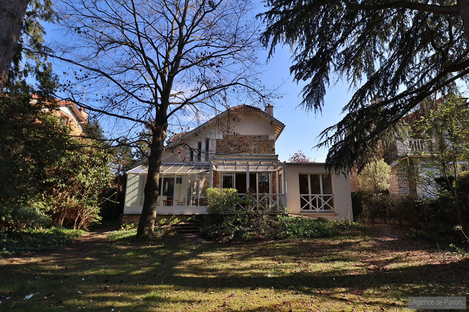 Agence immobilière de AGENCE DE PARON Verrieres Le Buisson - AGENCE DE PARON