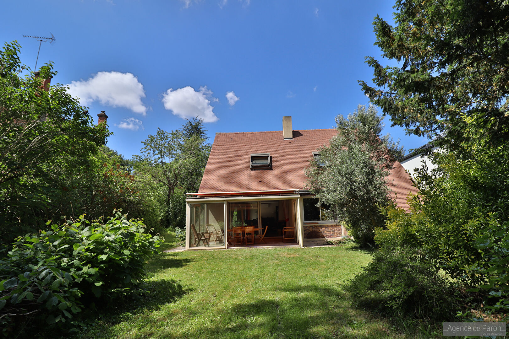 Agence immobilière de AGENCE DE PARON Verrieres Le Buisson - AGENCE DE PARON