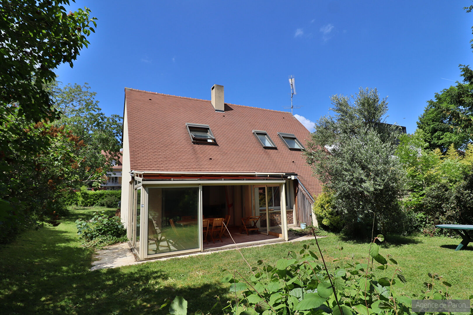 Agence immobilière de AGENCE DE PARON Verrieres Le Buisson - AGENCE DE PARON