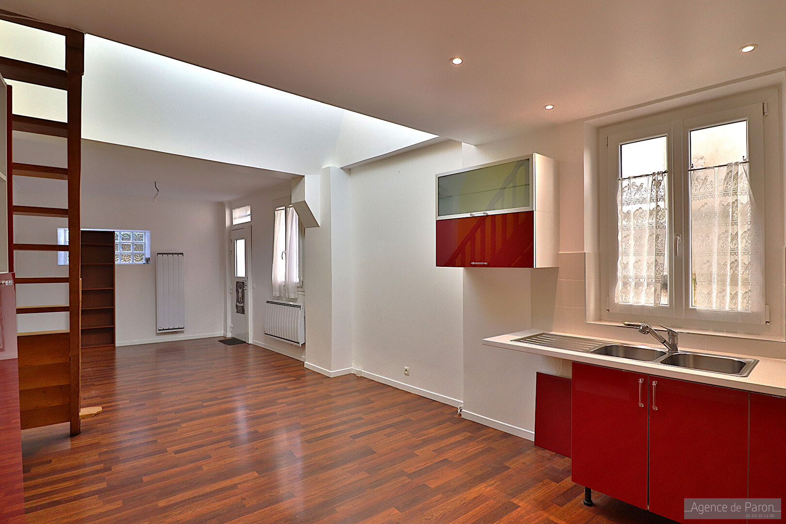 Agence immobilière de AGENCE DE PARON Verrieres Le Buisson - AGENCE DE PARON