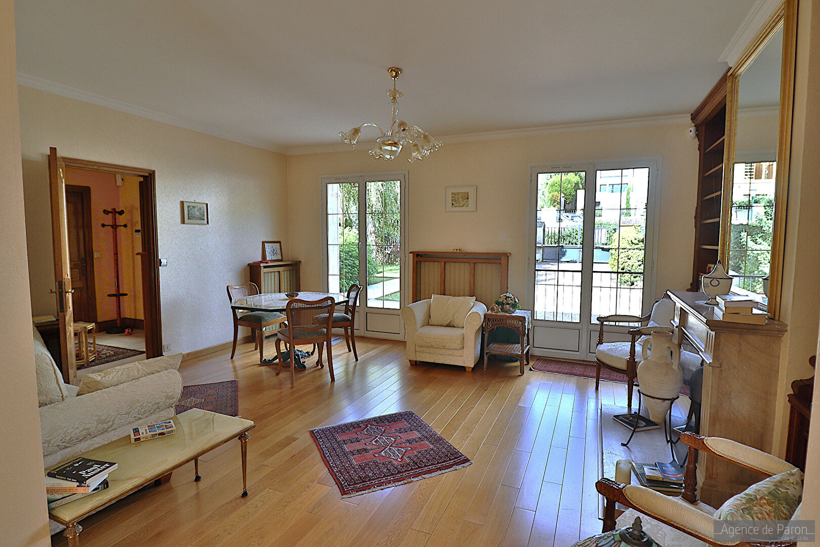 Photo Maison Verrieres Le Buisson 8 pièce(s) 179 m2 image 2/6