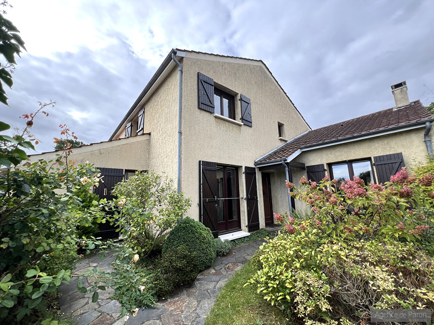 Agence immobilière de AGENCE DE PARON Verrieres Le Buisson - AGENCE DE PARON