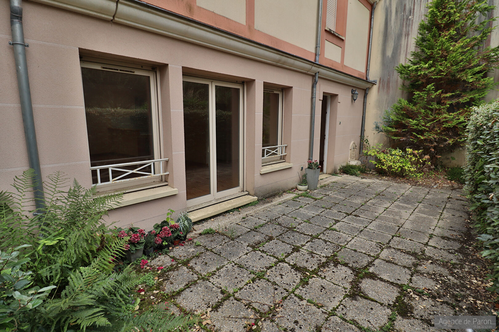 Agence immobilière de AGENCE DE PARON Verrieres Le Buisson - AGENCE DE PARON