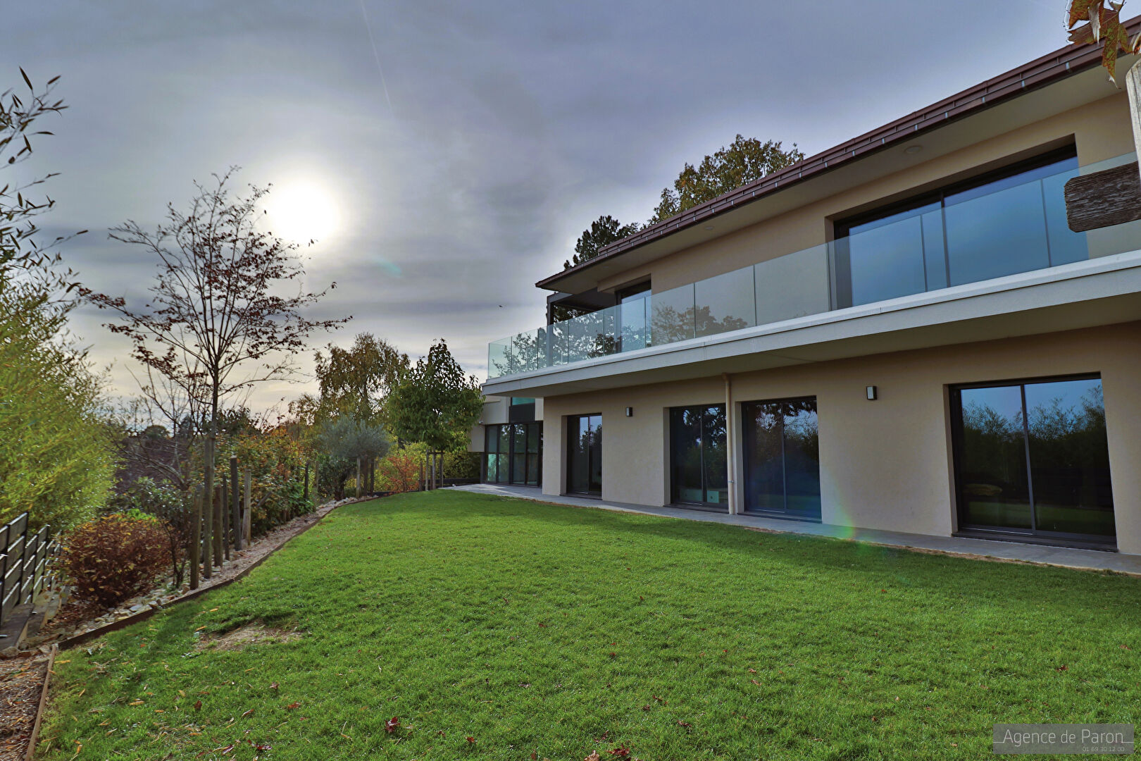 Agence immobilière de AGENCE DE PARON Verrieres Le Buisson - AGENCE DE PARON