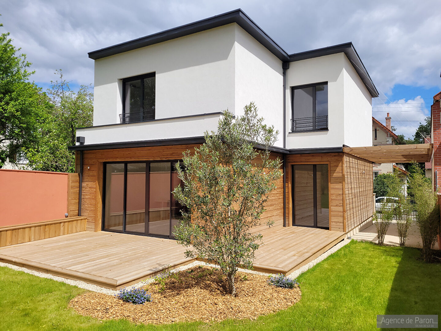 Agence immobilière de AGENCE DE PARON Verrieres Le Buisson - AGENCE DE PARON
