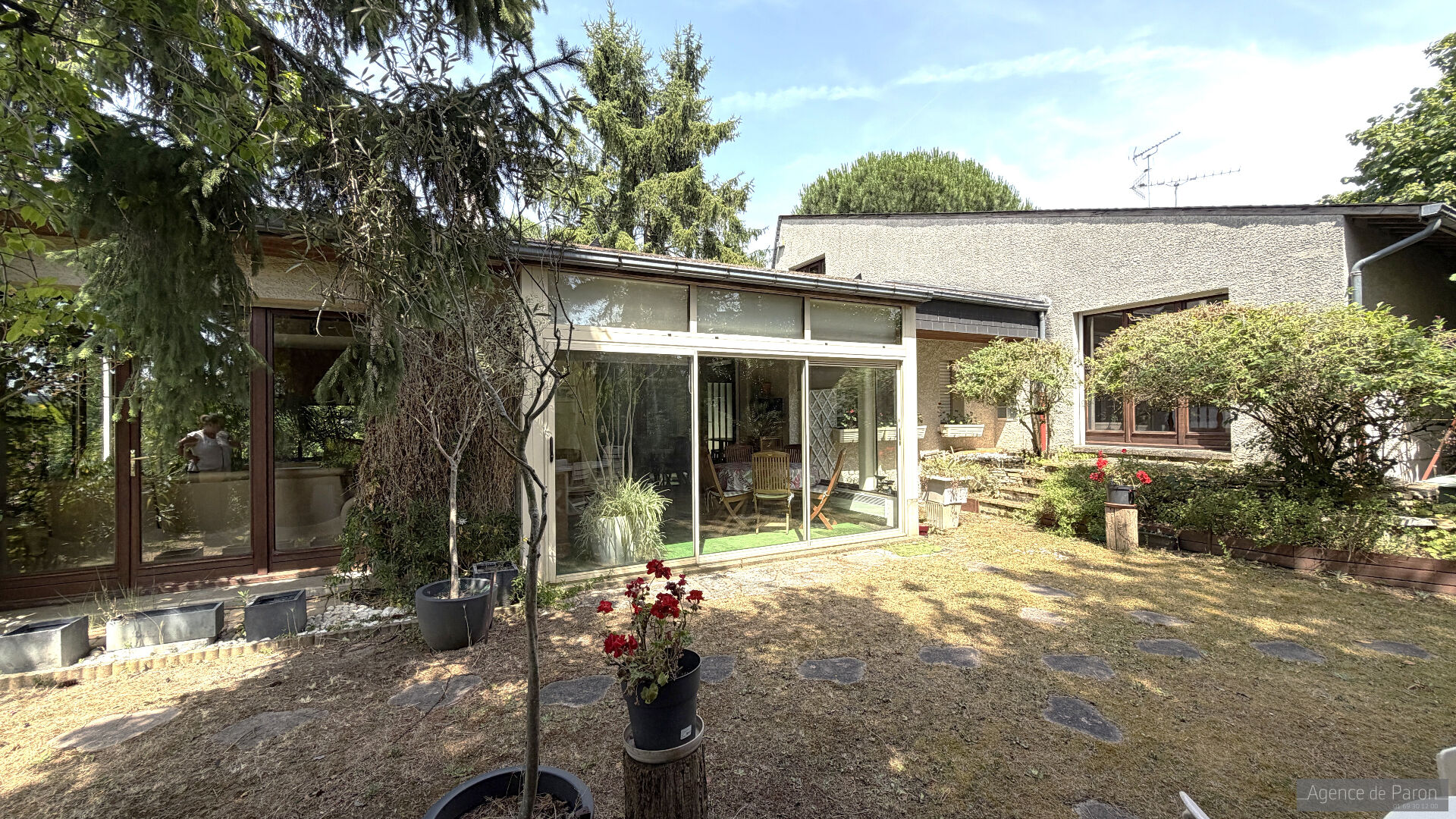 Agence immobilière de AGENCE DE PARON Verrieres Le Buisson - AGENCE DE PARON