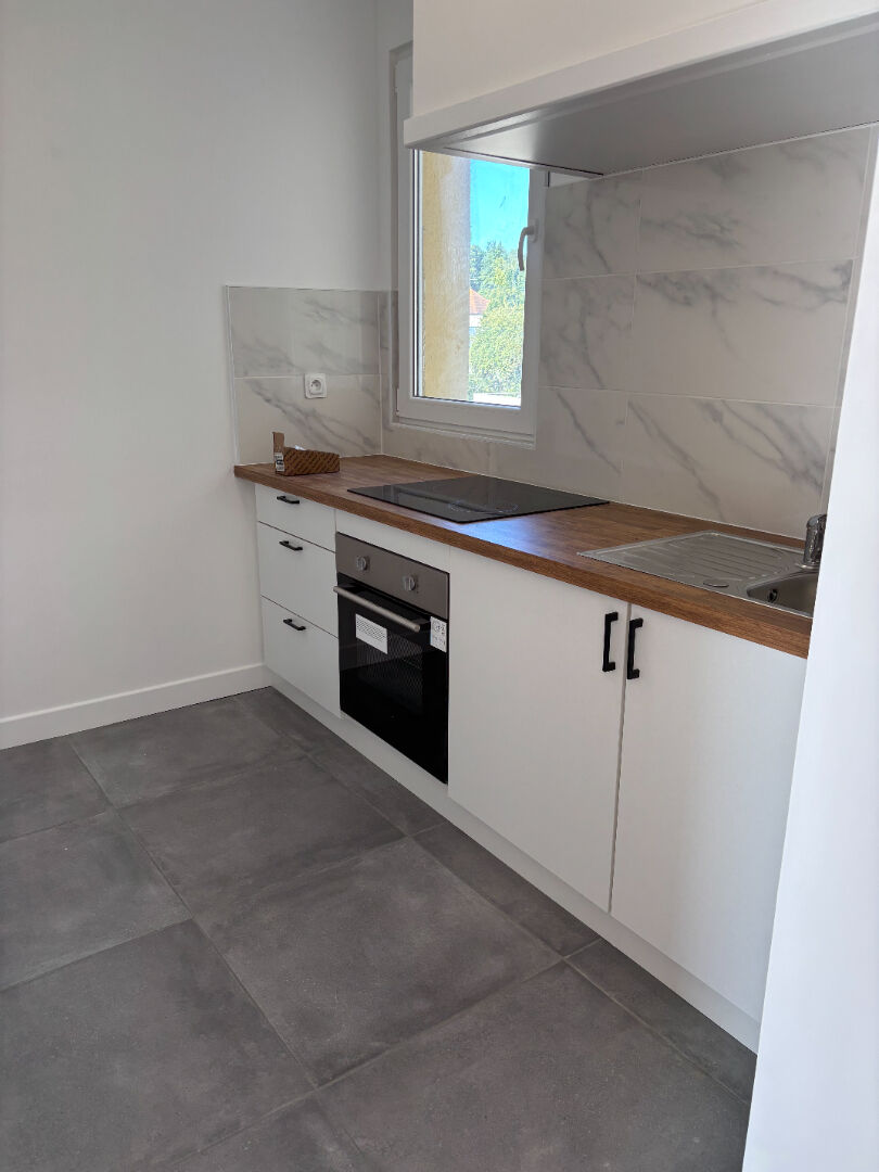 Photo Appartement Breuillet 2 pièce(s) 35 m2 image 3/6