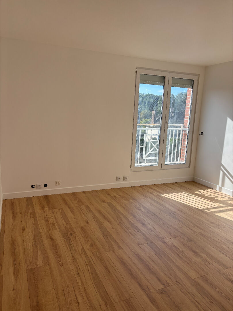 Photo Appartement Breuillet 2 pièce(s) 35 m2 image 4/6