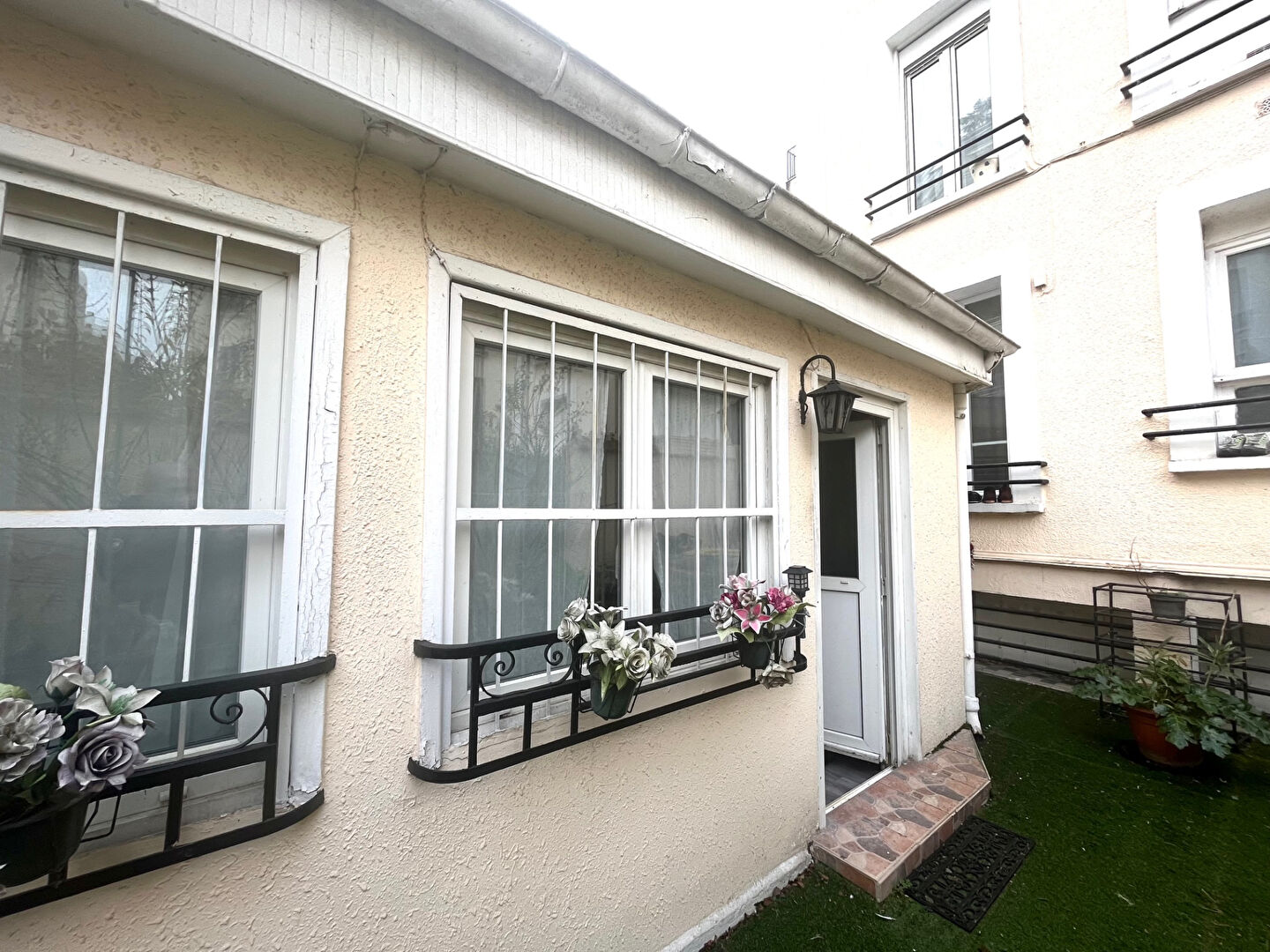 Photo Maison de Ville Courbevoie 2 pièces- 35m2 - POSSIBLE SURELEVATION image 2/6