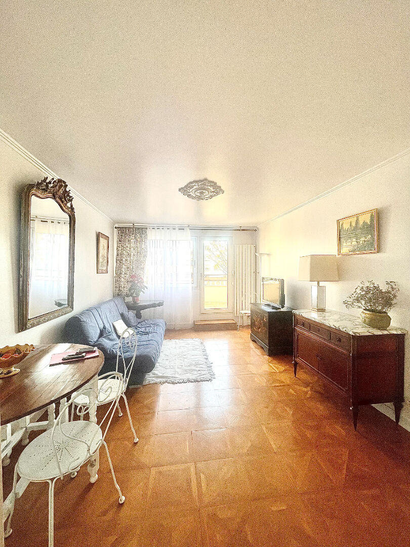 Photo Courbevoie - Saint Denis - 3 pièces 58.4m² terrasse image 2/6