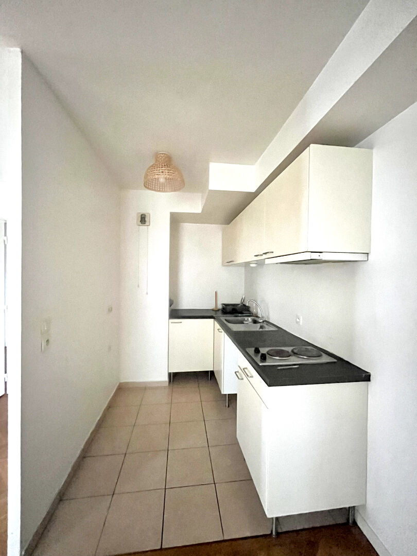 Photo Courbevoie -Faubourg de l'Arche - 2 pièces 49 m² - Idéal  profession libérale ! image 3/5