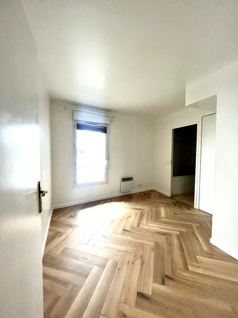 Photo Courbevoie -Faubourg de l'Arche - 2 pièces 49 m² - Idéal  profession libérale ! image 4/5