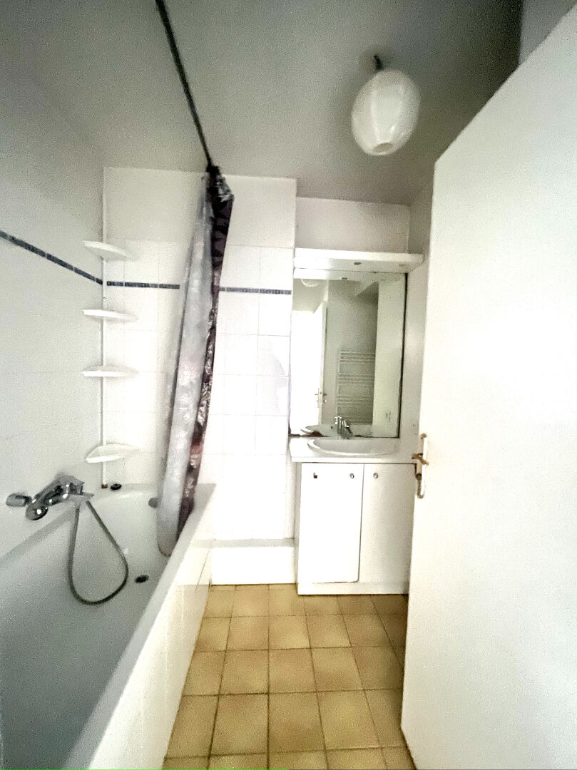 Photo Courbevoie -Faubourg de l'Arche - 2 pièces 49 m² - Idéal  profession libérale ! image 5/5