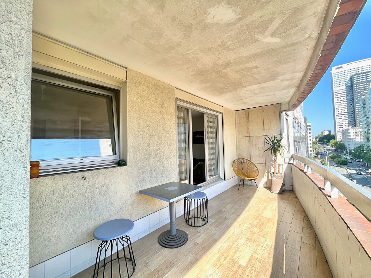 Photo Courbevoie -Victor Hugo - 4 pièces - 91m² - Balcon image 5/6