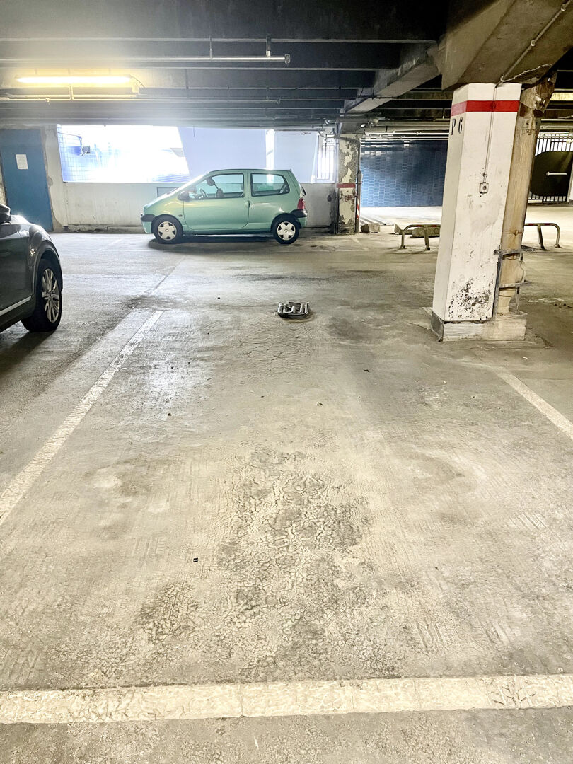 Photo PARKING COURBEVOIE - 13m2 - Charras image 2/3
