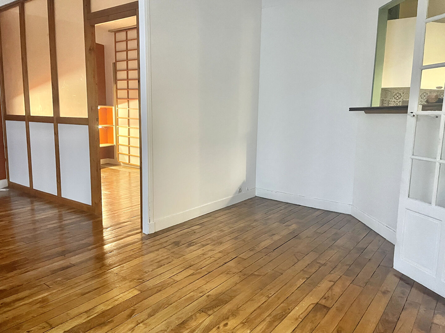 Photo Courbevoie - Mairie - 2 pièces 45m² image 2/5