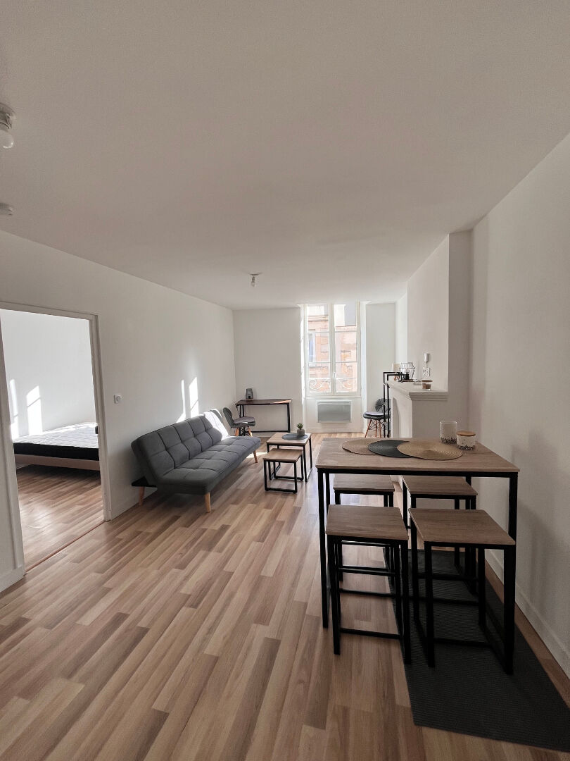 Photo Type II  Poitiers Centre image 2/3