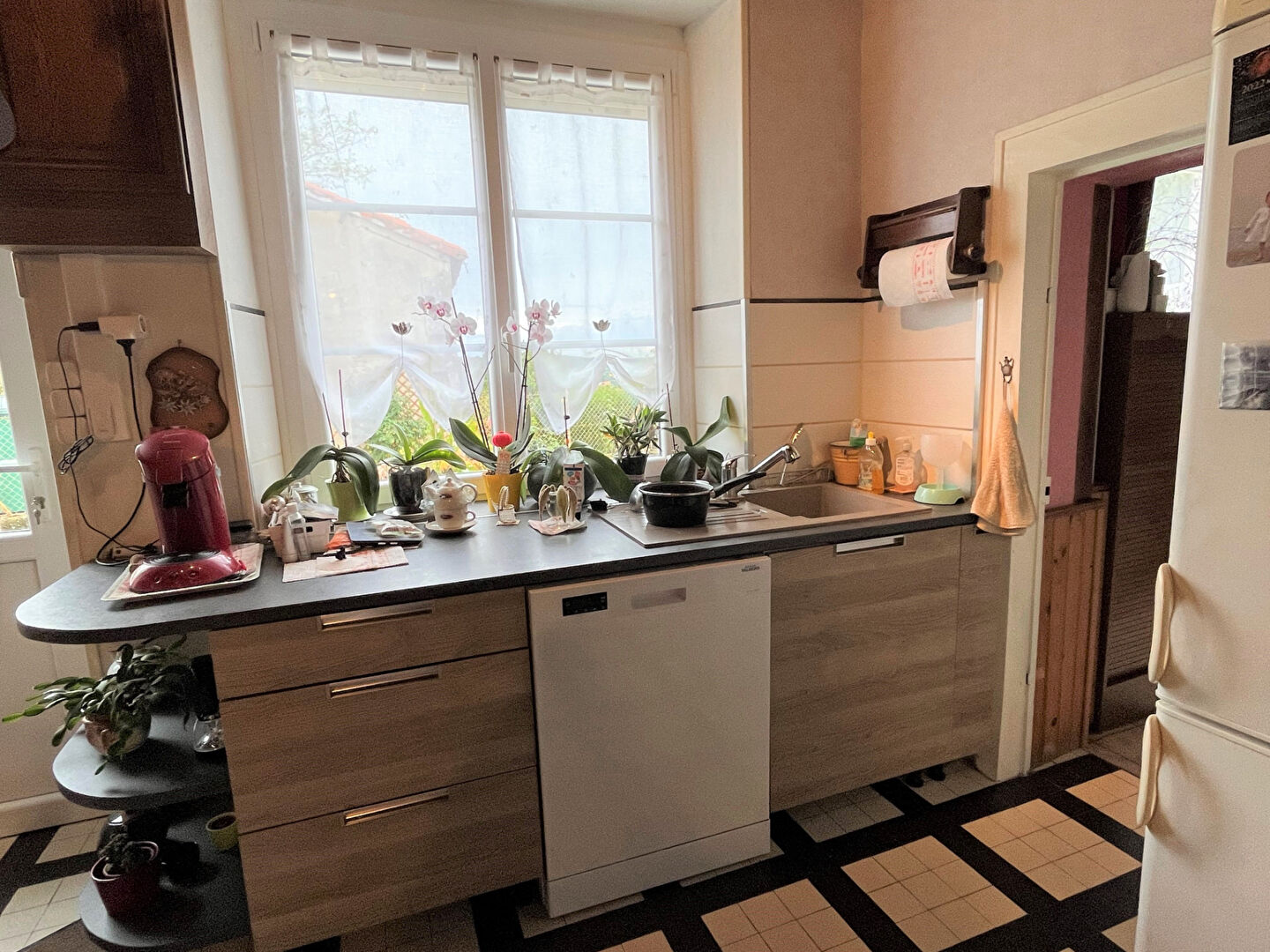 Photo QUEAUX  Maison de bourg et dépendances image 3/6