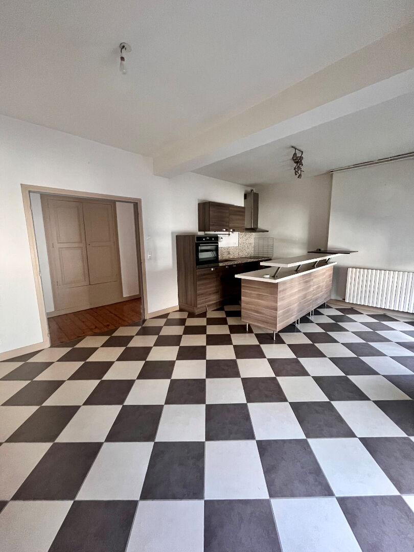 Photo Type V avec PARKING -  Situé en hyper centre de Poitiers image 6/6