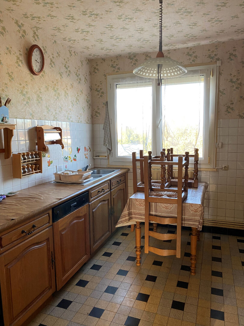 Photo maison type 6  ( possibilité de faire 2 appartements) image 2/5