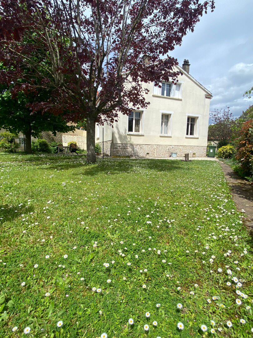 Maison Niort 8 pièces- 5 chambres- 146 m2