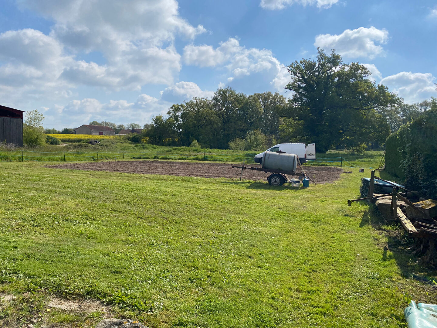 Photo LEIGNES SUR FONTAINE Maison + grange image 2/6