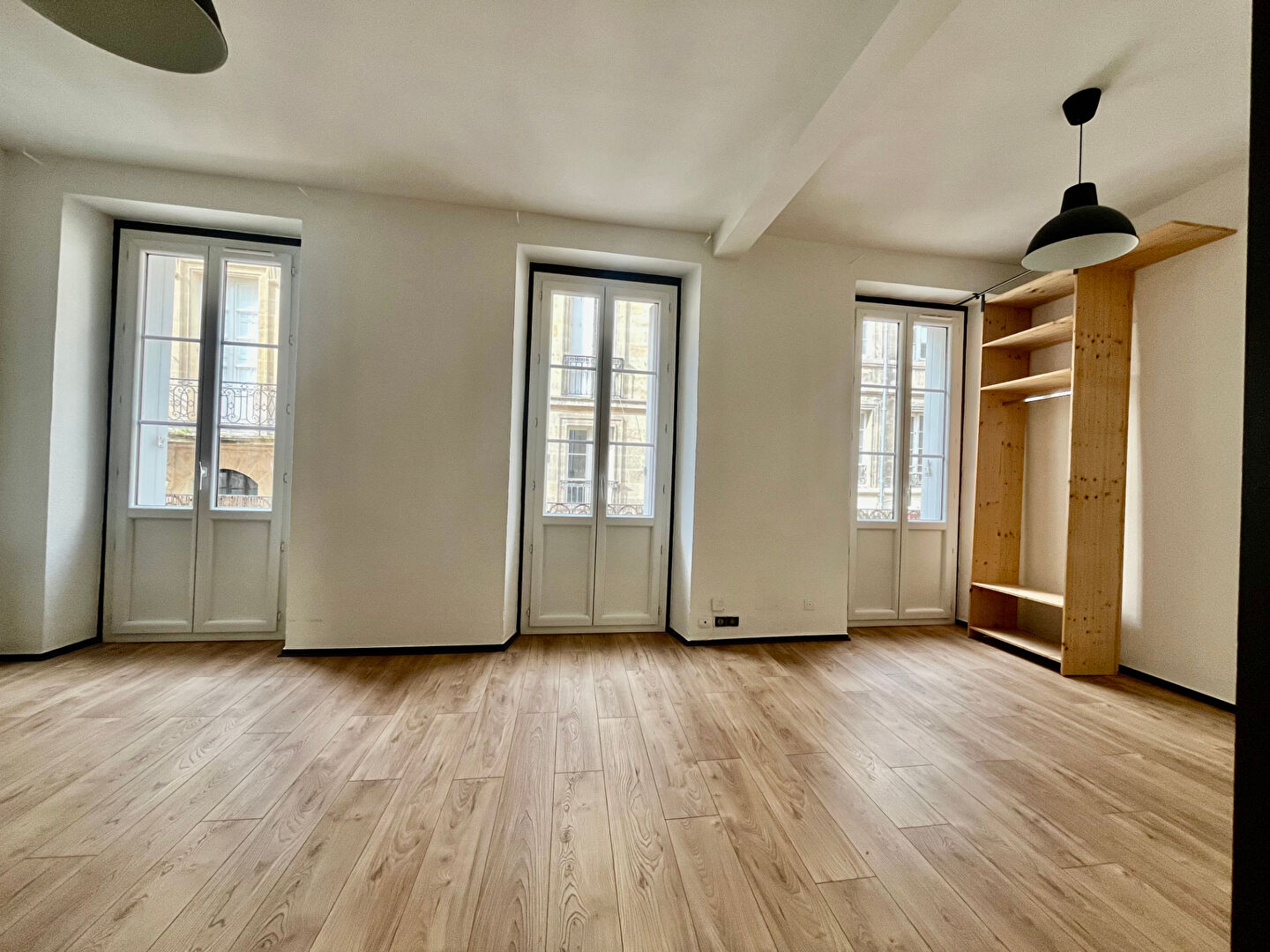 Appartement 1 pièce 27 m2 Place Pey Berland !