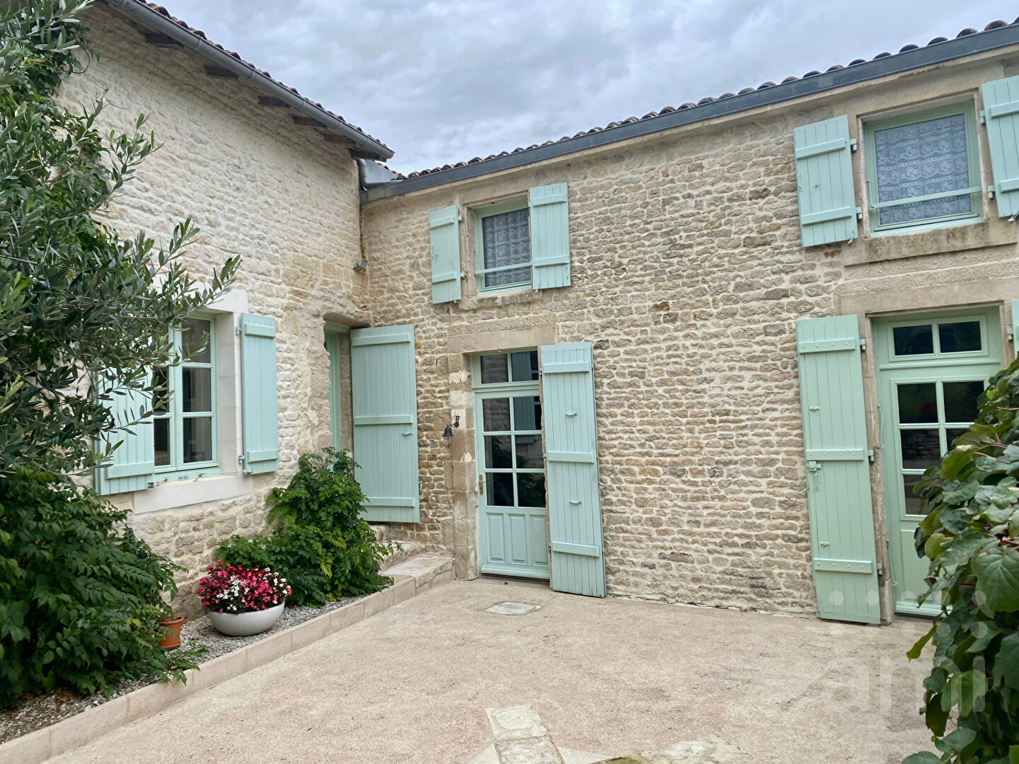 Agence immobilière de AGENCE AMI NIORT