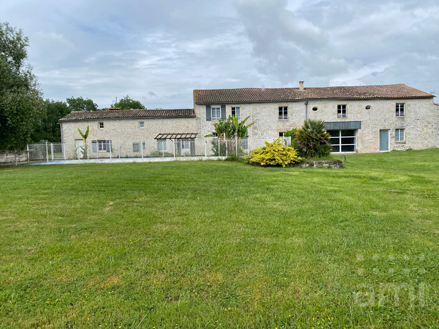 Agence immobilière de AGENCE AMI NIORT