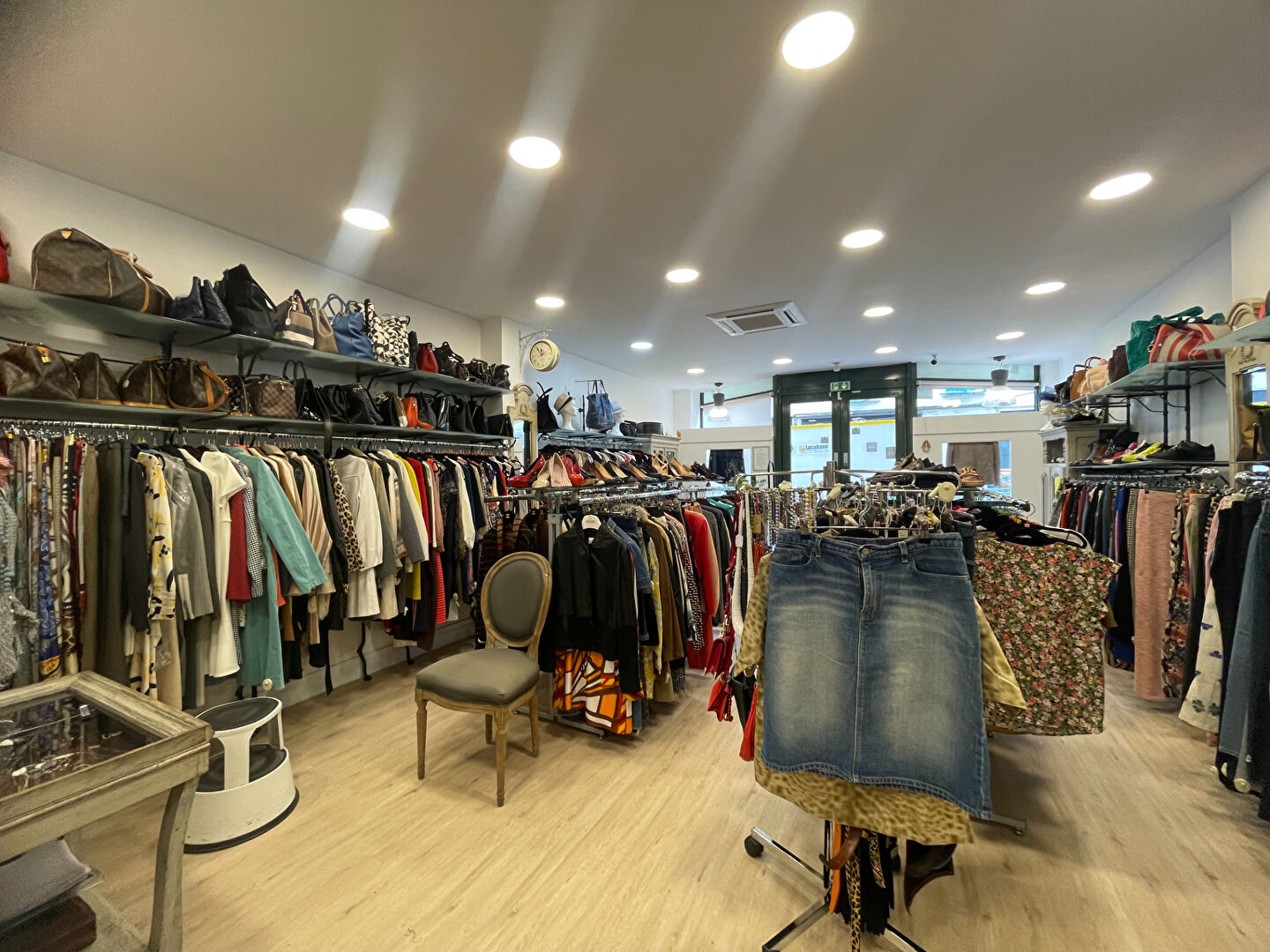 Photo Fond Commerce Pret à Porter  -  92300 LEVALLOIS-PERRET image 2/4